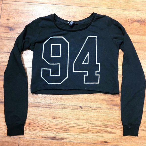 Long Sleeve Crop Top - Picture 1 of 5